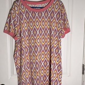 2x Lularoe pink and yellow classic tee